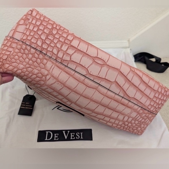 NWT!! De Vesi Pink Tote Retail $200!!! - Picture 4 of 8